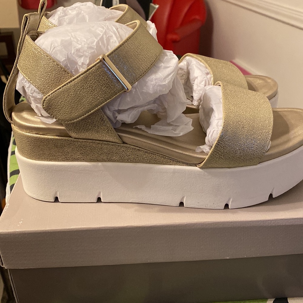 Sandals - Picture 3 of 7